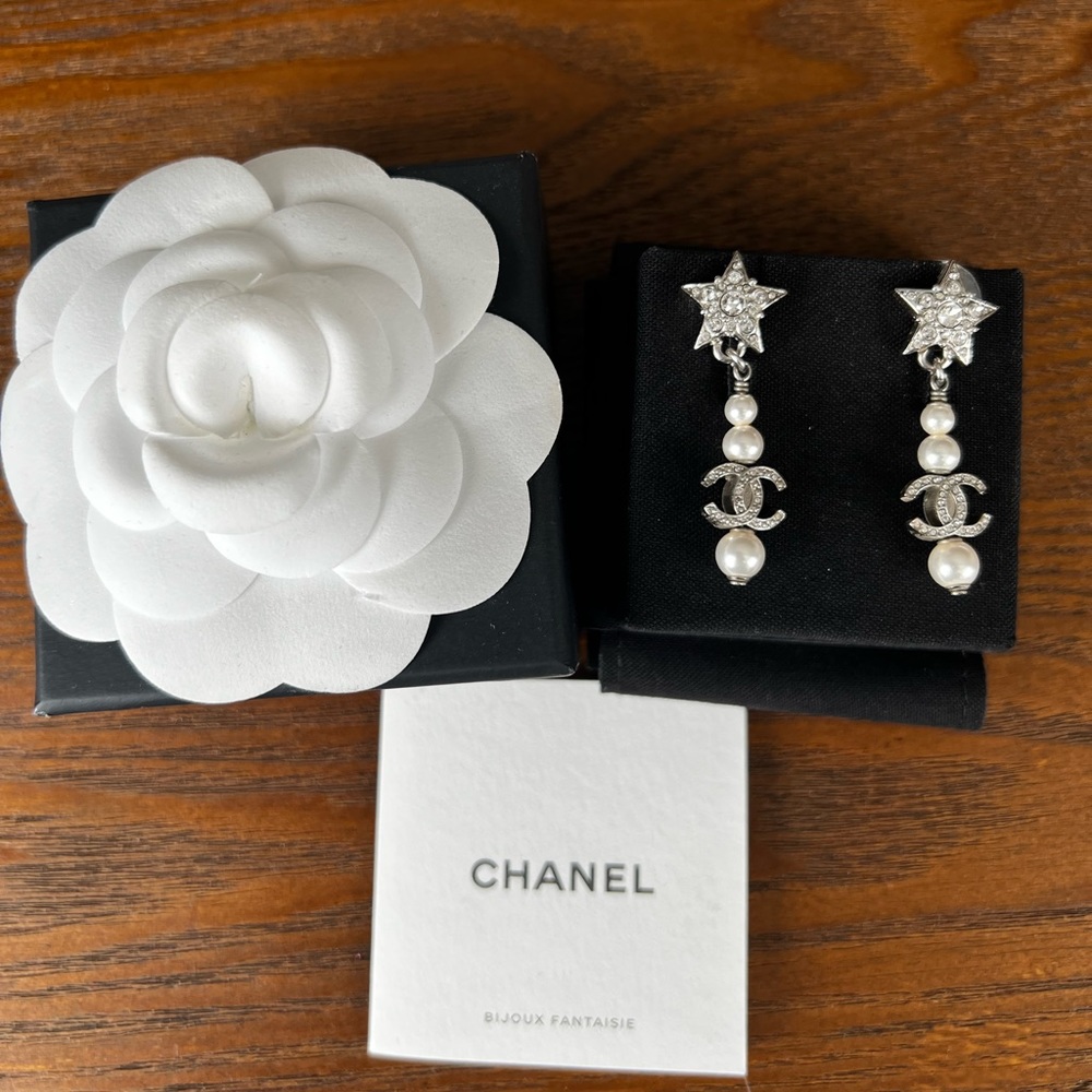 Chanel earrings. Crystals and Pearl white drop.